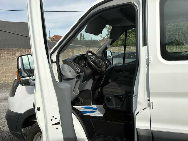 Ford transit van 350 2.0 ecoblue 130 pk – 7 zitplaatsen – verlaagd platform – 2019 – 97,937 km - gereserveerd voor professionals - afbeelding 5 van  44