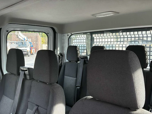 Ford transit van 350 2.0 ecoblue 130 pk – 7 zitplaatsen – verlaagd platform – 2019 – 97,937 km - gereserveerd voor professionals - afbeelding 13 van  44