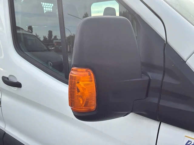 Ford transit van 350 2.0 ecoblue 130 pk – 7 zitplaatsen – verlaagd platform – 2019 – 97,937 km - gereserveerd voor professionals - afbeelding 24 van  44