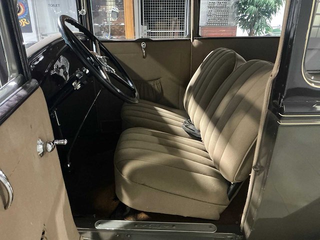 Ford tudor a oldtimer - afbeelding 2 van  15