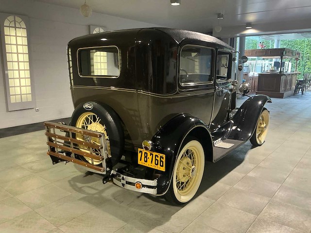 Ford tudor a oldtimer - afbeelding 9 van  15