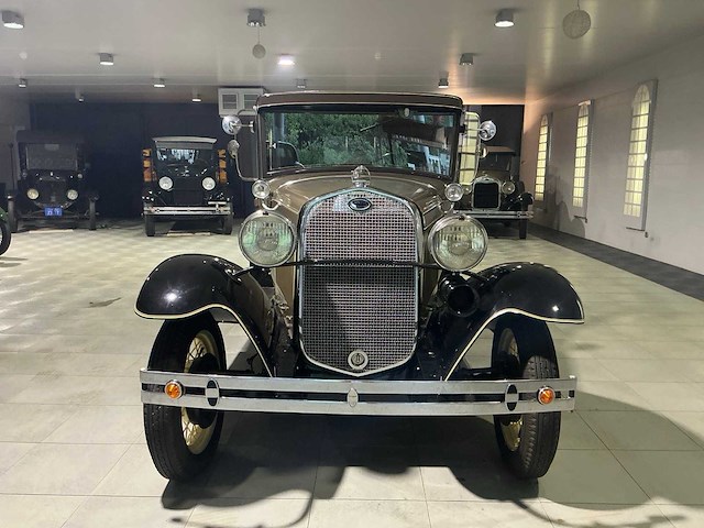 Ford tudor a oldtimer - afbeelding 12 van  15