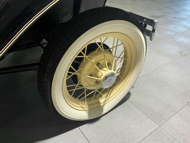 Ford tudor a oldtimer - afbeelding 14 van  15