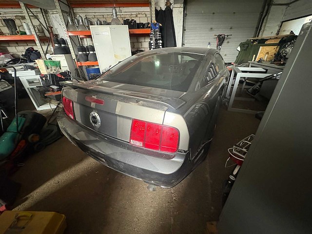 Ford usa - mustang - 4.6 v8 gt - car - 2005 - afbeelding 2 van  3