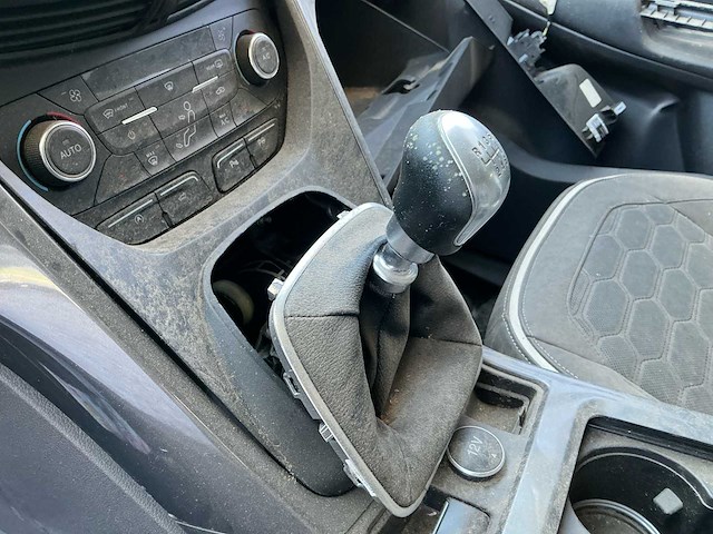 Ford vignale kuga schadewagen - afbeelding 4 van  12