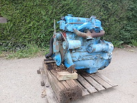 Fordson motorblok 4 cilinder oldtimer tractor - afbeelding 4 van  6