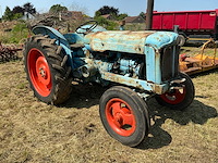 Fordson powermajor tweewielaangedreven landbouwtractor - afbeelding 14 van  16