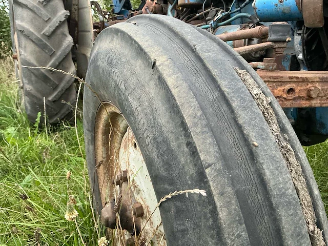 Fordson super dexta & dexta tweewielaangedreven landbouwtractors - restauratieobjecten (2x) - afbeelding 9 van  32