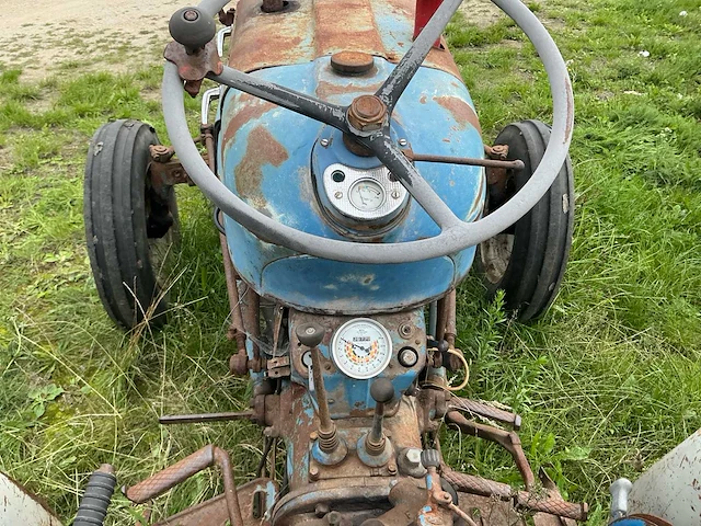 Fordson super dexta & dexta tweewielaangedreven landbouwtractors - restauratieobjecten (2x) - afbeelding 22 van  32