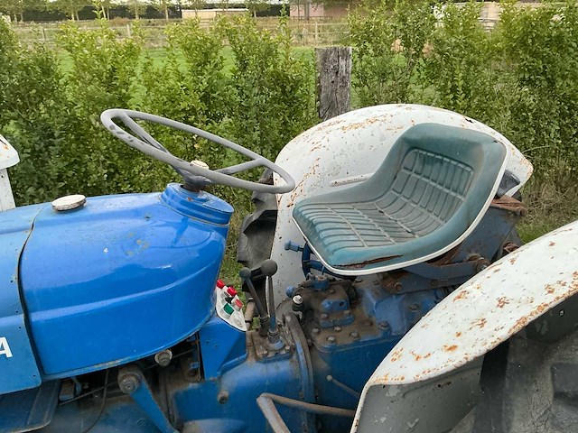 Fordson super dexta & dexta tweewielaangedreven landbouwtractors - restauratieobjecten (2x) - afbeelding 17 van  32