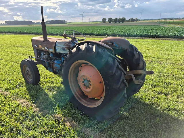 Fordson super dexta winemaker vintage tractor - afbeelding 3 van  8