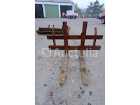 Fork deck