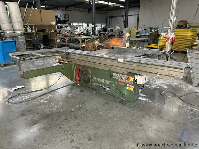 Formaatzaag altendorf l 45, serienummer 85-1-225, bouwjaar 1985. voorzien van een hoofdvermogen van 5,5 kw en een voorritzmotor van 0,75 kw. - afbeelding 1 van  4