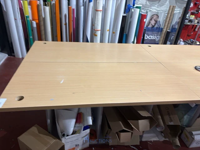 Formica werktafel met inhoud - afbeelding 3 van  10