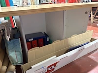Formica werktafel met inhoud - afbeelding 5 van  10