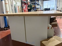 Formica werktafel met inhoud - afbeelding 7 van  10