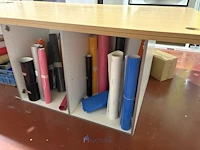 Formica werktafel met inhoud - afbeelding 8 van  10