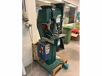 Formosa fce-28 automatische zeilring- en ponsmachine - afbeelding 2 van  6