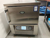 Foster - afbeelding 1 van  6