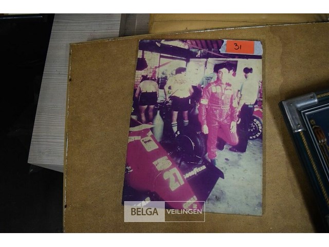 Foto ferarri - afbeelding 1 van  3