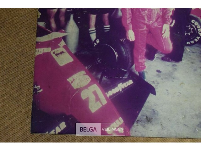 Foto ferarri - afbeelding 3 van  3