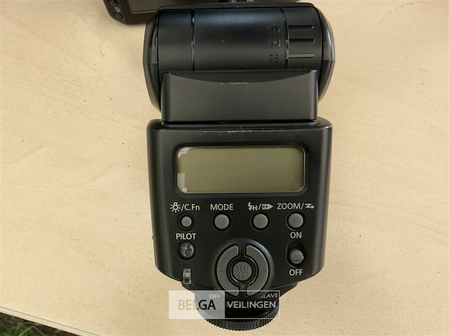 Fototoestel canon eos - afbeelding 6 van  9