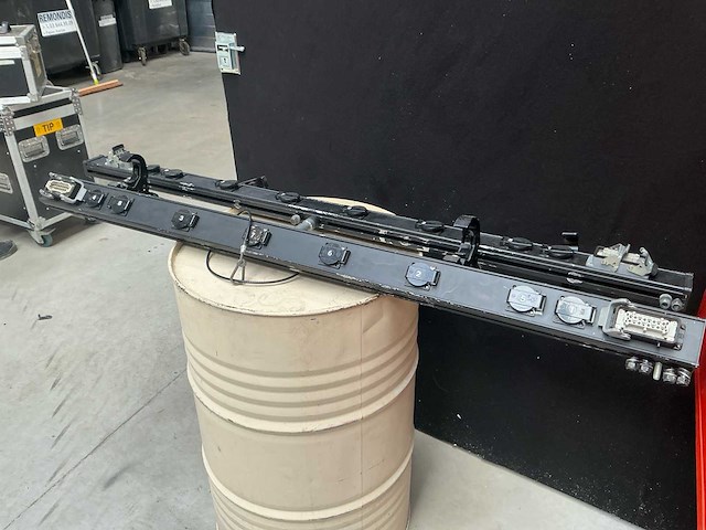 Four bar etc overige lichttechniek (2x) - afbeelding 1 van  4