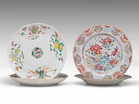 Four chinese famille rose dishes, incl. a pair of 'pheasants in a garden' export porcelain dishes, 18thc and 19thc, ø 22,2 - 23 cm