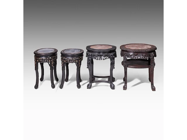 Four chinese rounded hardwood bases, incl. a pair inlaid with mother-of-pearl, late qing, tallest h 59 cm - afbeelding 2 van  12