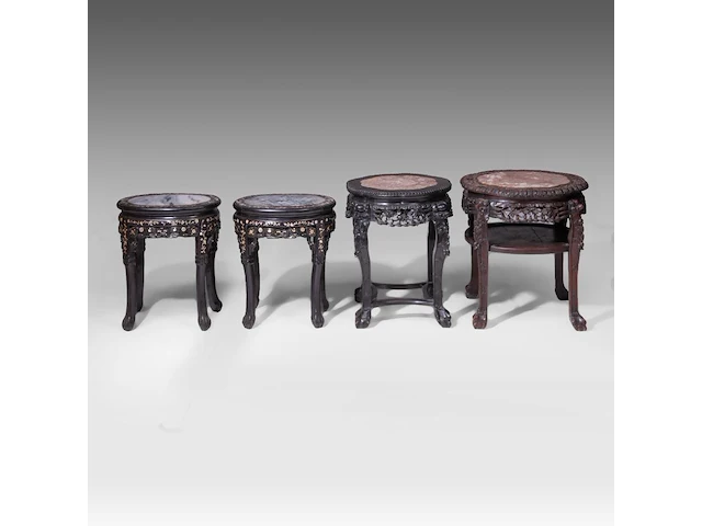 Four chinese rounded hardwood bases, incl. a pair inlaid with mother-of-pearl, late qing, tallest h 59 cm - afbeelding 6 van  12