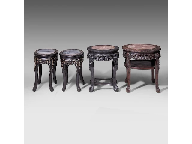 Four chinese rounded hardwood bases, incl. a pair inlaid with mother-of-pearl, late qing, tallest h 59 cm - afbeelding 8 van  12