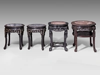 Four chinese rounded hardwood bases, incl. a pair inlaid with mother-of-pearl, late qing, tallest h 59 cm - afbeelding 10 van  12
