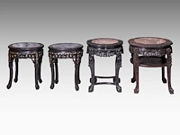 Four chinese rounded hardwood bases, incl. a pair inlaid with mother-of-pearl, late qing, tallest h 59 cm - afbeelding 11 van  12