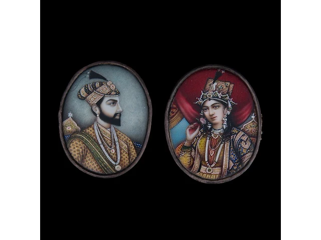 Four mughal portrait miniatures depicting mughal rulers, watercolour on ivory, 19thc, all 6,5 cm x 5,5 cm - weight (ivory only) ca. 6g (+) - afbeelding 3 van  4