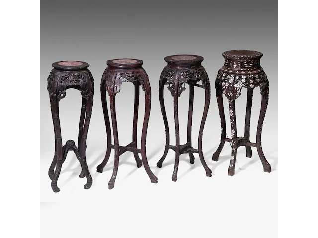 Four tall chinese carved hardwood stands, incl. one inlaid with mother-of-pearl, late qing, h 91 - 92 cm - afbeelding 1 van  5