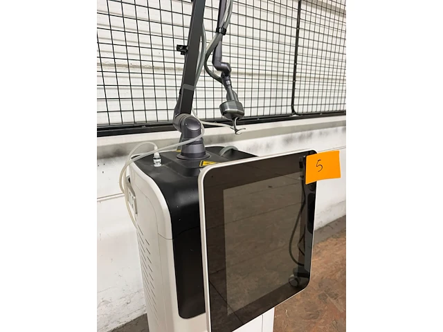 Fractionele co2-laser fraxcell - afbeelding 3 van  11