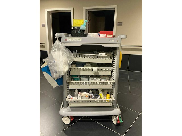 Francehopital pre9xaev-s-1rd linnen-/distributiewagen - afbeelding 2 van  8