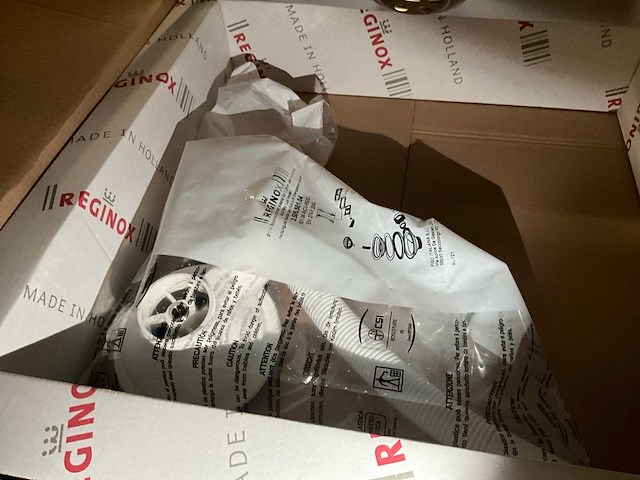 Franke wastafelkraan en bodem (2x) - afbeelding 7 van  7