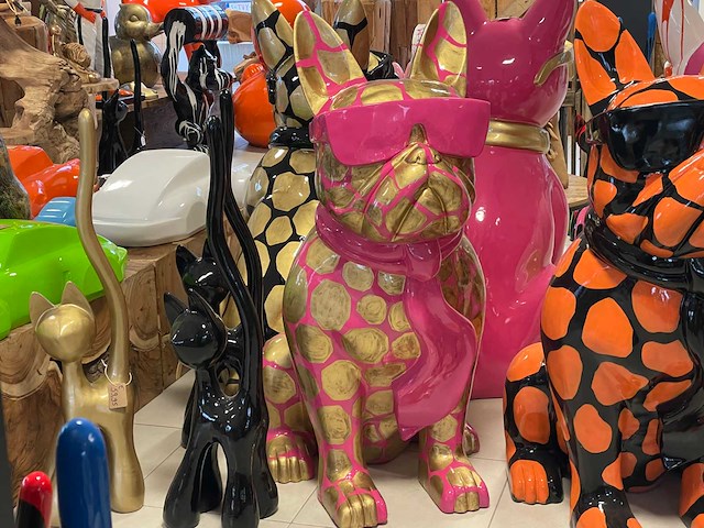 Franse bulldog met bril fuchsia/goud vlekken h120cm - afbeelding 1 van  1