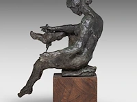 Freddy van dyck (1942), bathing woman, patinated bronze on a wooden base, h cm - afbeelding 4 van  8