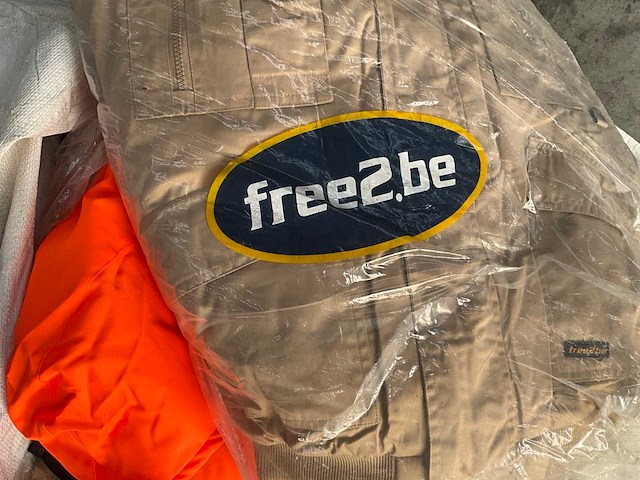 Free2.be diverse winterjassen (15x) - afbeelding 5 van  8