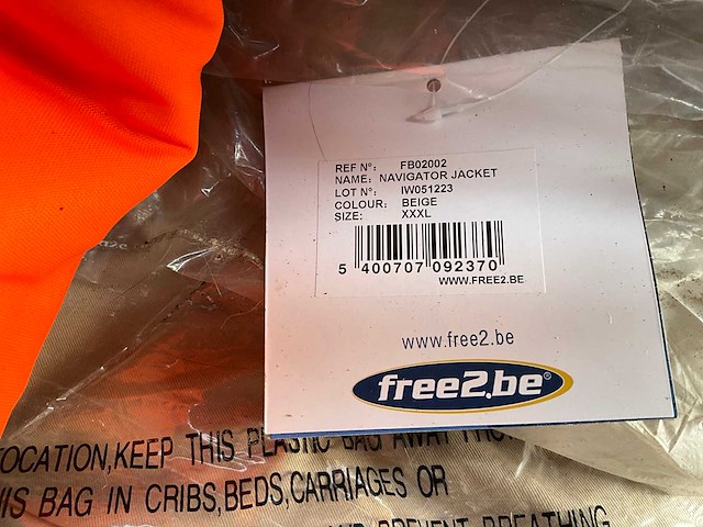 Free2.be diverse winterjassen (15x) - afbeelding 7 van  8