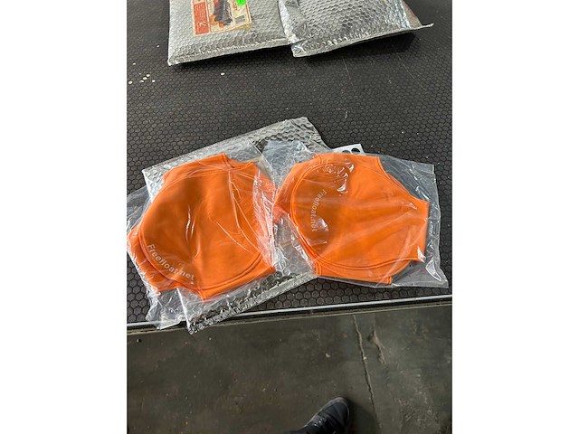 Freefloats 2x (2x) - afbeelding 1 van  1