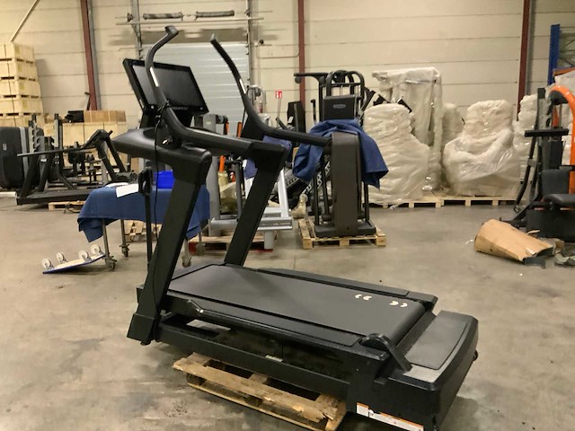 Freemotion commercial incline en decline treadmill loopband - afbeelding 1 van  5