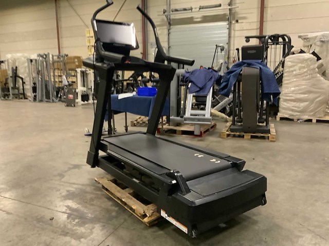 Freemotion commercial incline en decline treadmill loopband - afbeelding 2 van  5