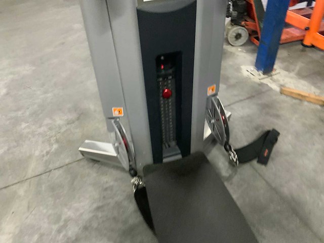Freemotion row hamstring krachtstation - afbeelding 2 van  4