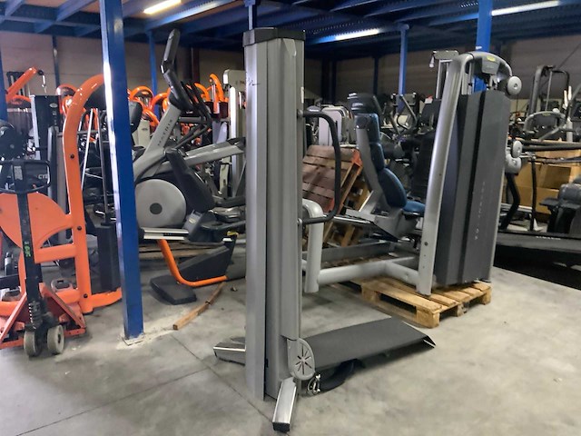 Freemotion row hamstring krachtstation - afbeelding 4 van  4
