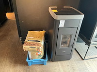 Freepoint pelletkachel - afbeelding 1 van  5