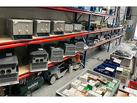 Frequentieregelaars, industriële elektro-en procesapparatuur, en elektromotoren