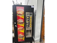 Frijado - eurovendor - hotfood - verkoopautomaat - afbeelding 2 van  3